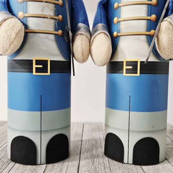 VTG Pair of 17" Toy Soldier Nutcracker Blue Cylinder Christmas Holiday Cardboard - Picture 3 of 16